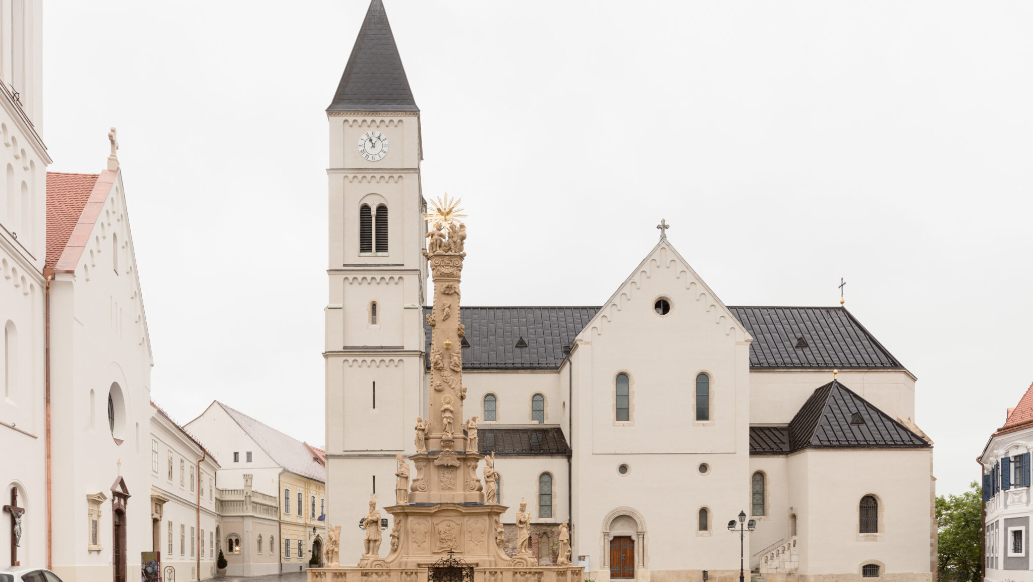 SZMF és Szentháromság szobor2